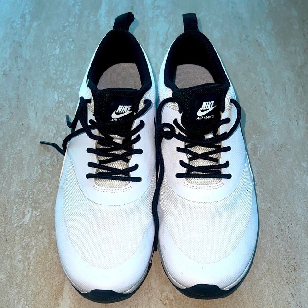 WOMENS NIKE AIR MAX THEA Size 7.5